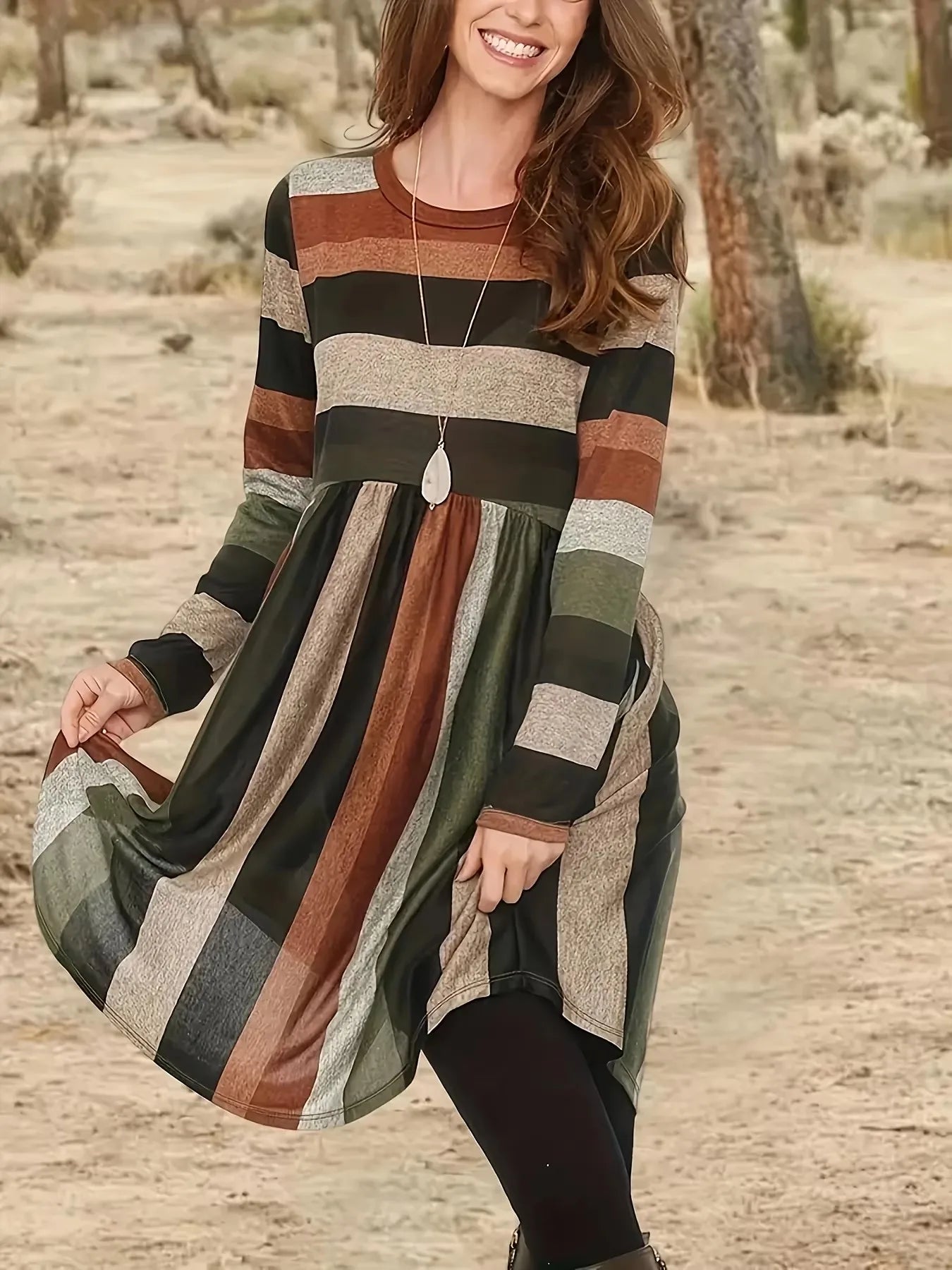 High-end fashion elegant striped bestseller round-neck dress in size 2525