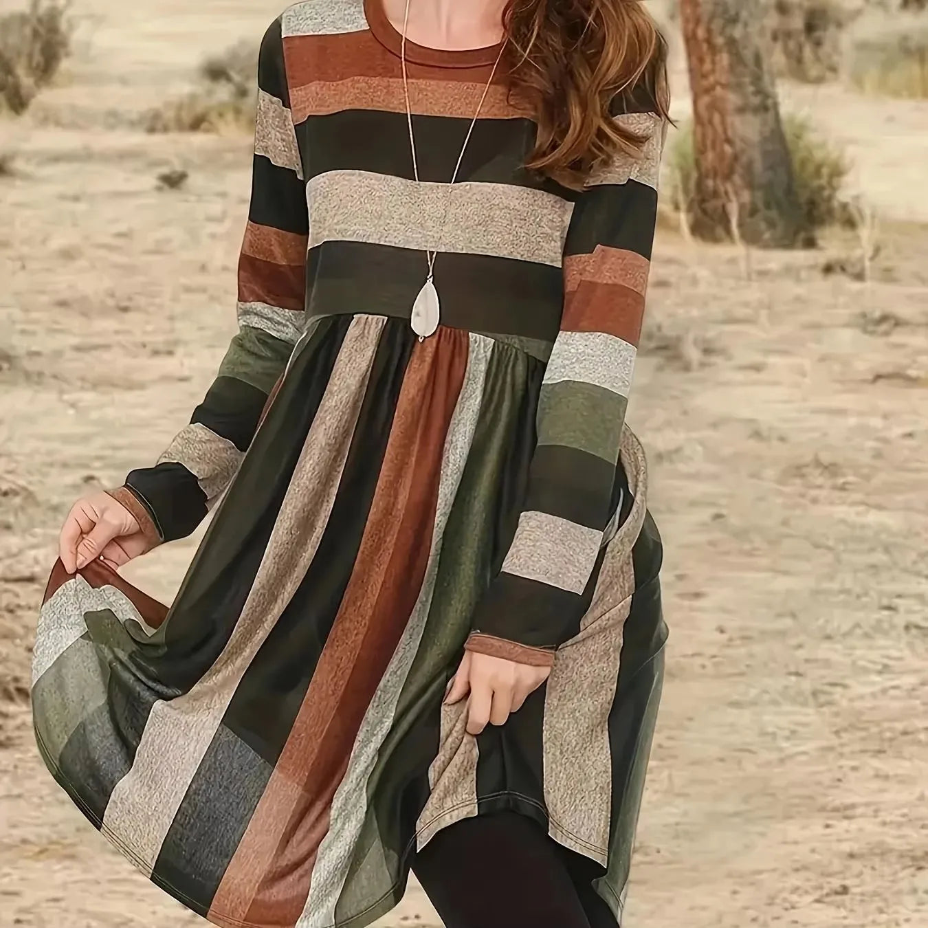 High-end fashion elegant striped bestseller round-neck dress in size 2525